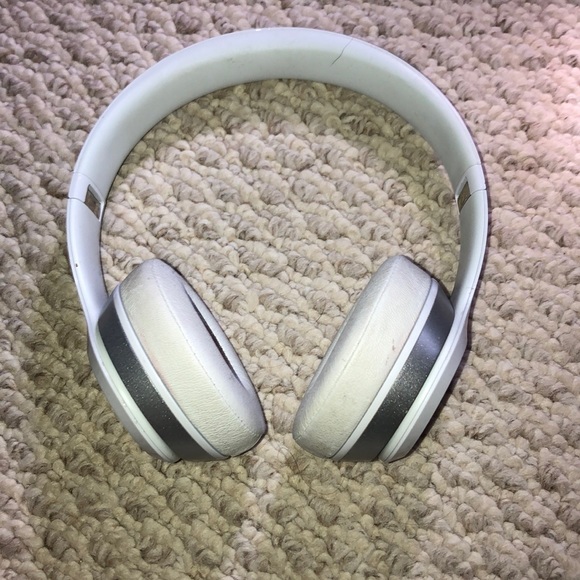 Beats Solo 2 - Picture 3 of 6